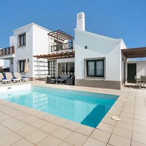  Villa Camelot Homes By Livvo Espagne